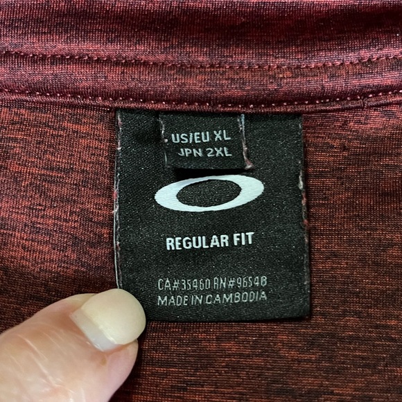 Men’s Oakley 1/4 Zip Pullover❤️ - Picture 4 of 9